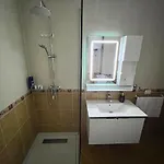 Rolling - Next To Premium & Grand Blue Fafa Apartamento Golem (Tirana)